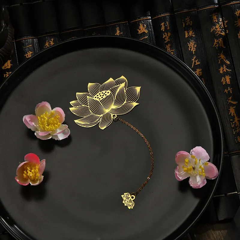 assiette fleurie élégante