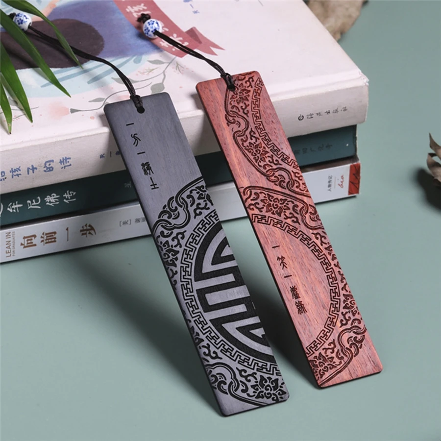 marque-page en bois artisanal
