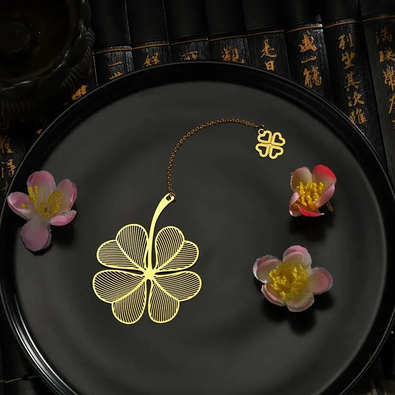 pendentif trèfle à quatre feuilles
